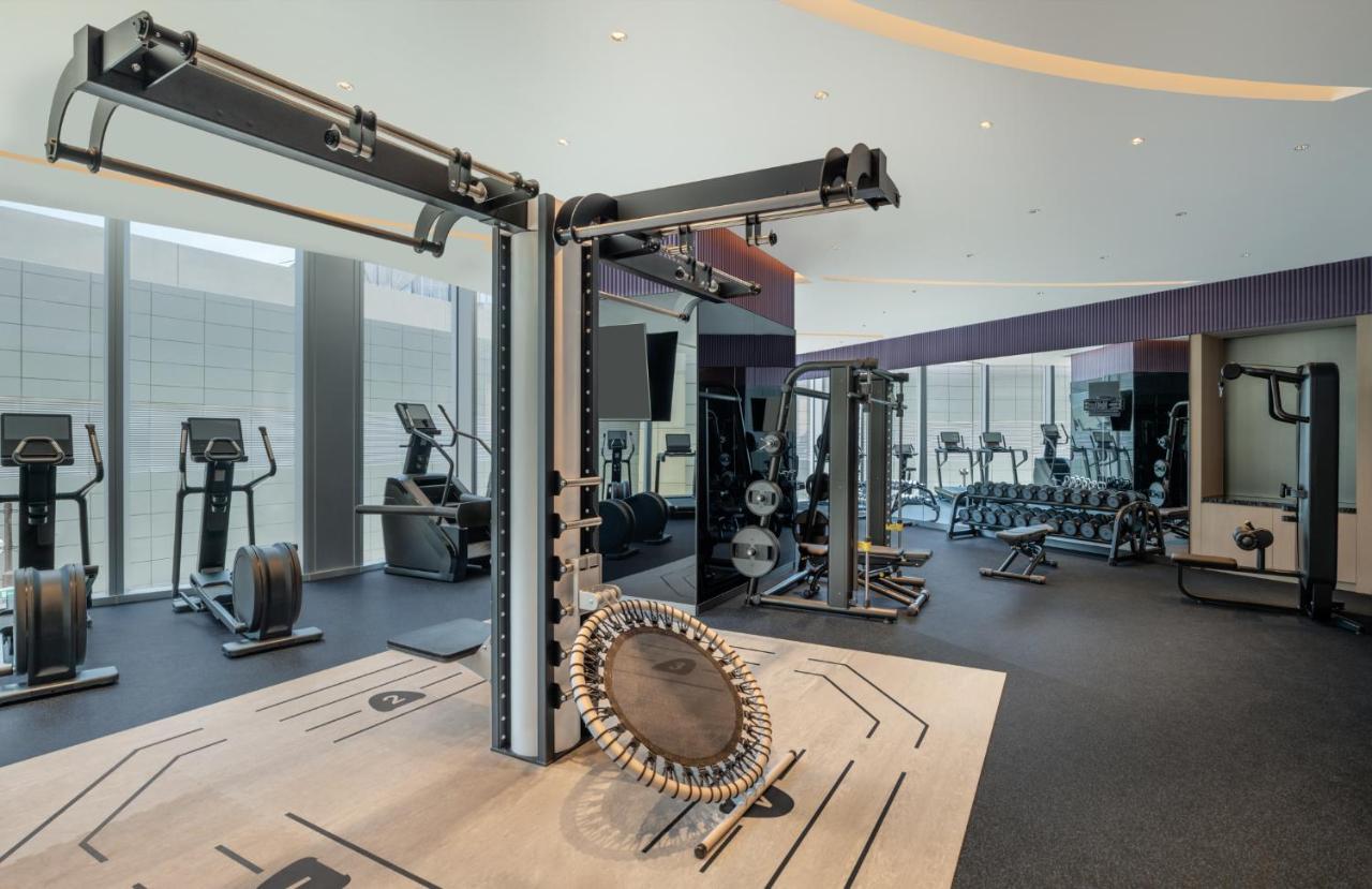W Macau - Studio City Eksteriør billede The gym at the hotel