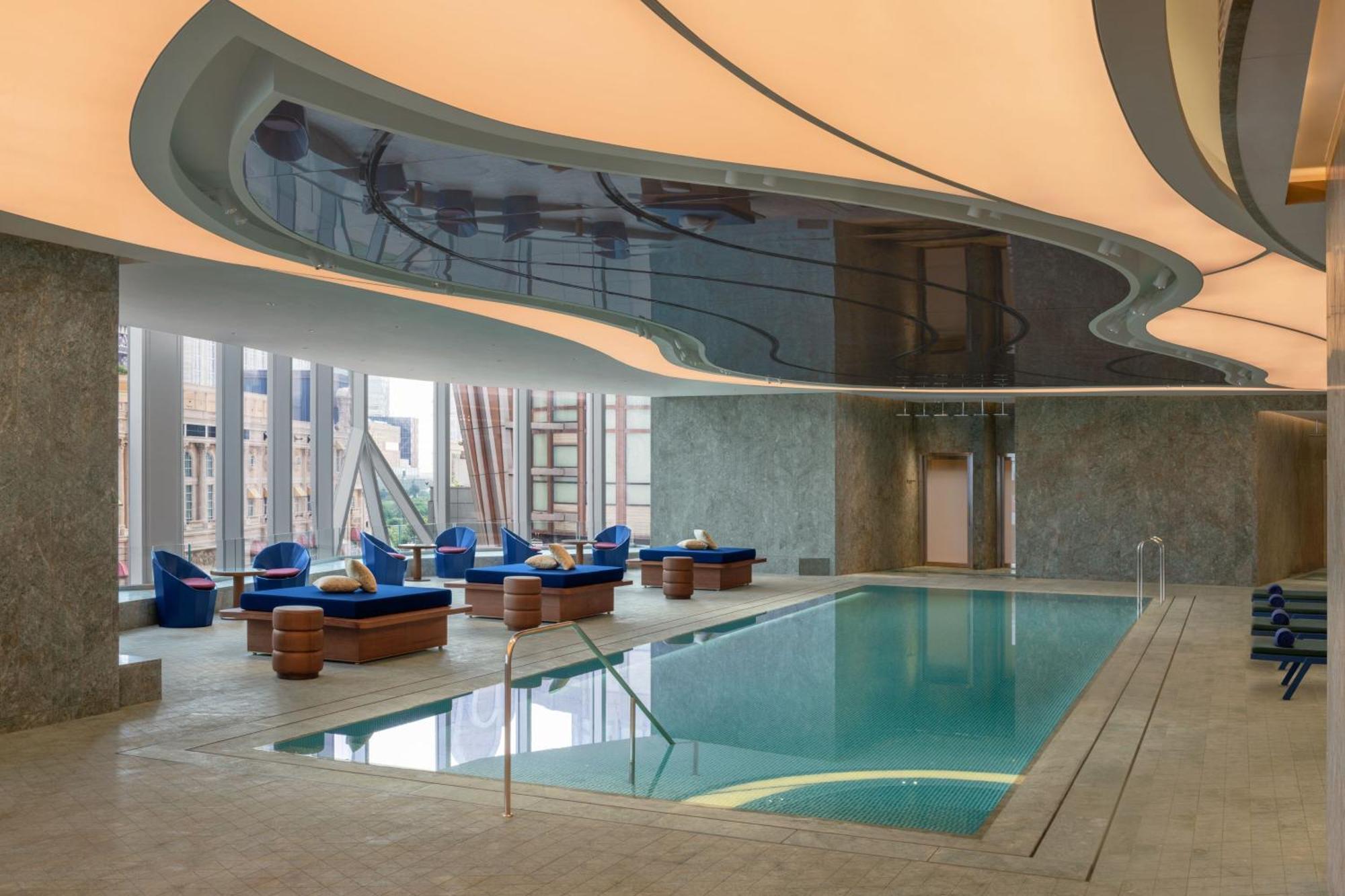 W Macau - Studio City Eksteriør billede The pool at the spa