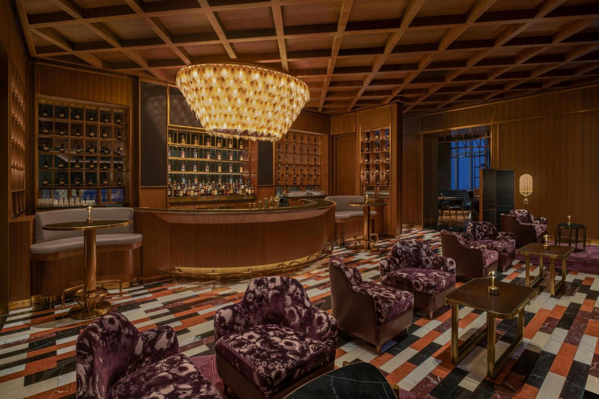 W Macau - Studio City Eksteriør billede The bar at the 1930s-themed lounge at the MGM Grand