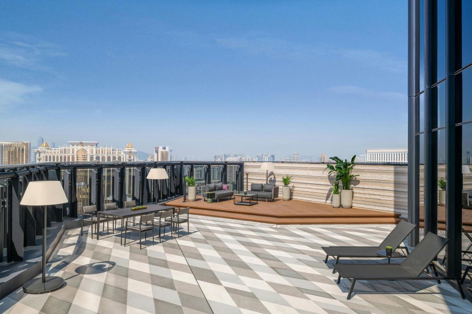 W Macau - Studio City Eksteriør billede The rooftop terrace