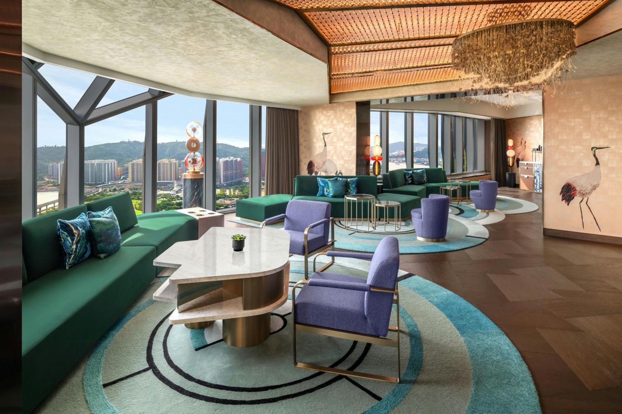 W Macau - Studio City Eksteriør billede The Club at The Landmark, Central, Hong Kong